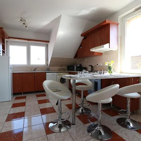 Teubel 5 Apartment