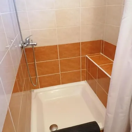 Teubel 5 شقة Székesfehérvár